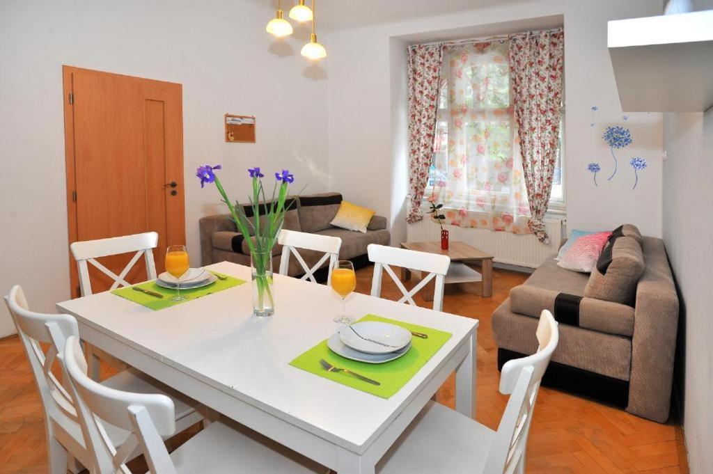 Condo In Vinohrady Prague Luaran gambar